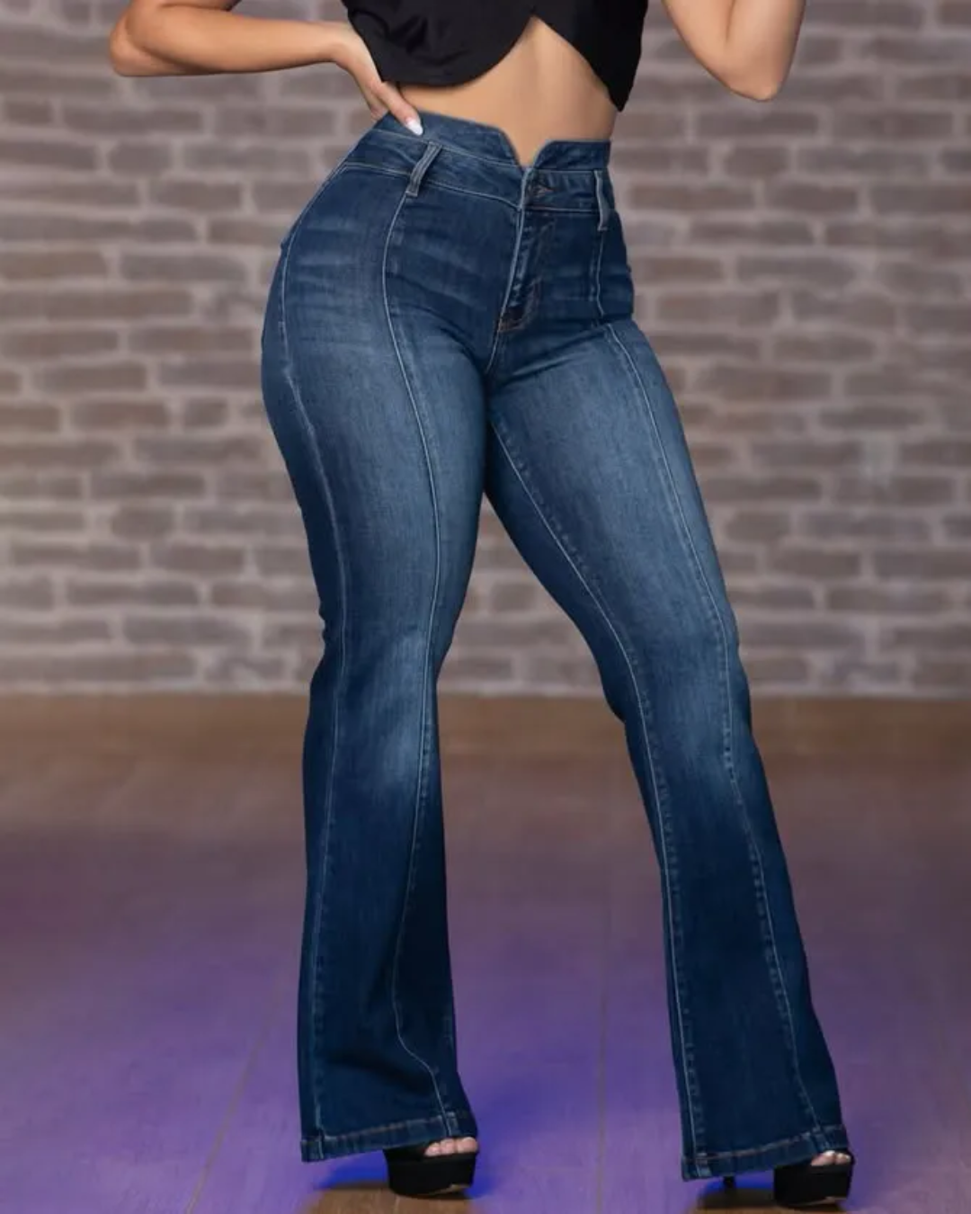 Jeans de Cintura Alta com Corte À Boca de Sino para uma Silhueta Perfeita