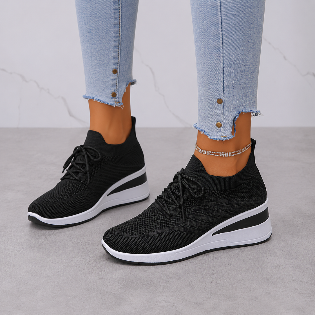 Sapatilhas Casuais com Detalhes em Renda