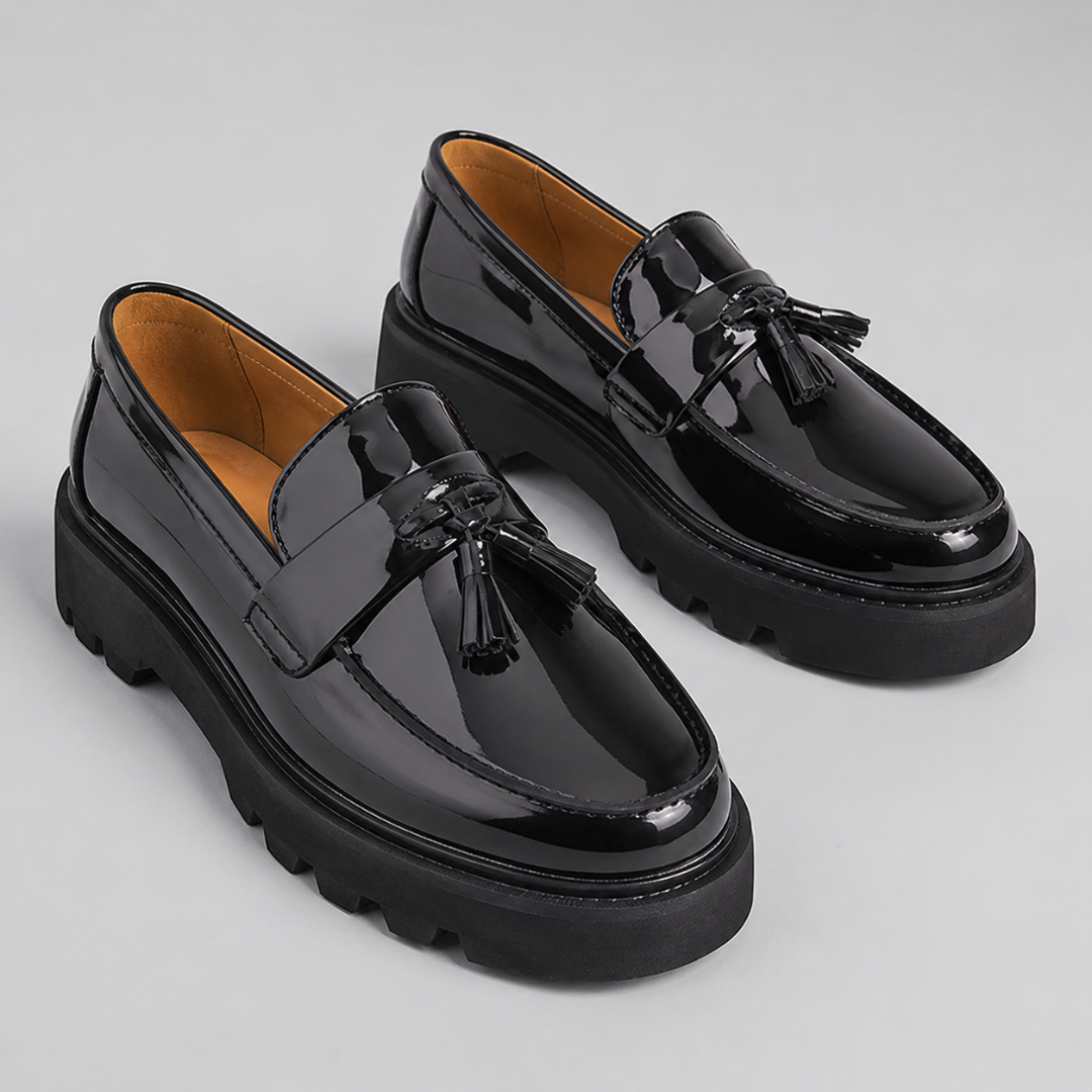 Mocassins de Verniz com Borlas e Sola Track