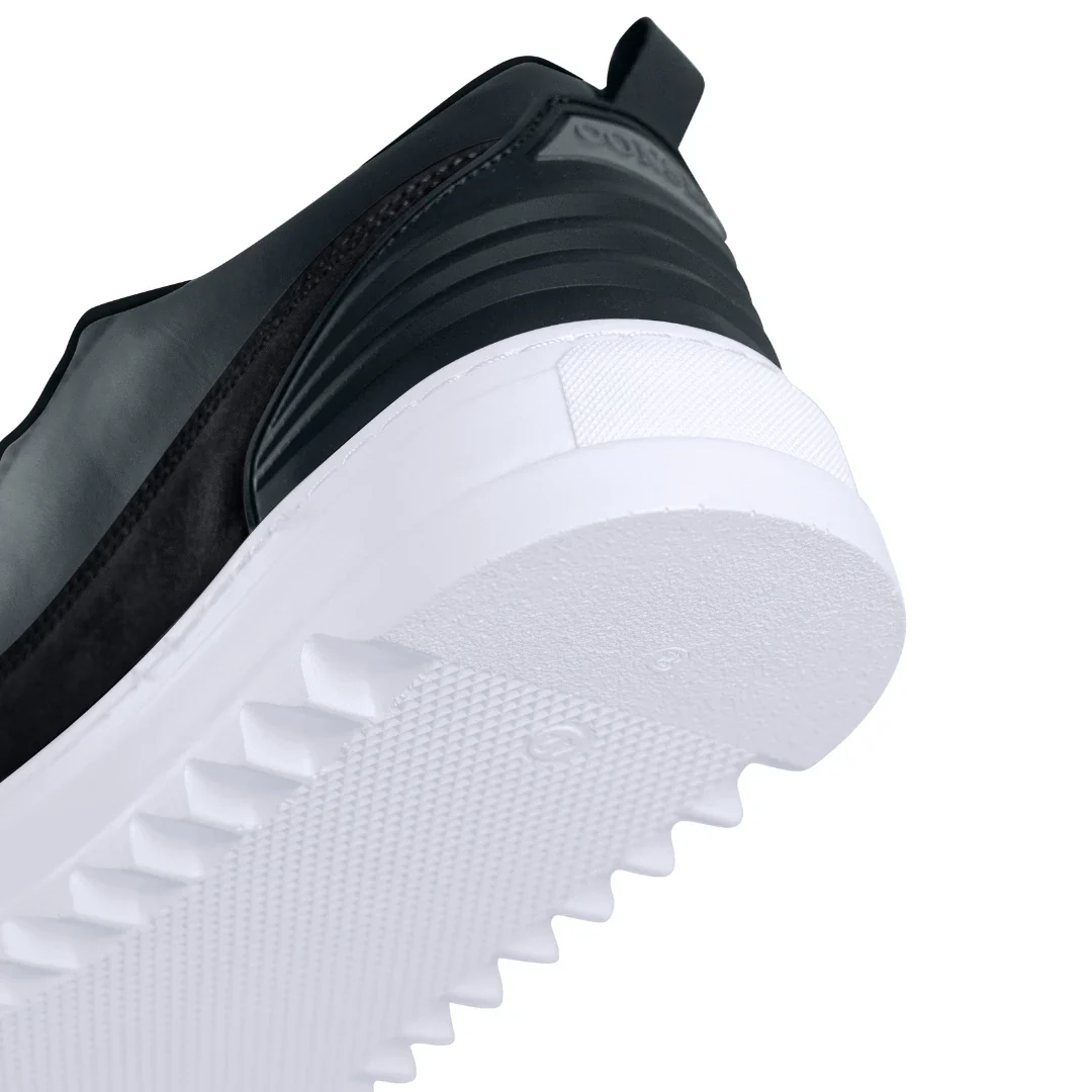 Sapato para usar em casa com elevação oculta