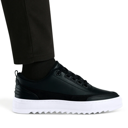 Sapato para usar em casa com elevação oculta 