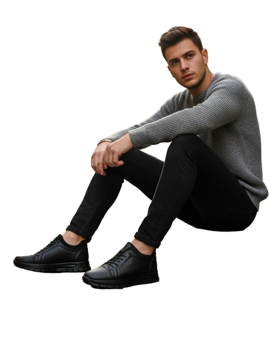 Sapatos desportivos de couro. Leves, confortáveis ​​e resistentes. Costuras. Para uso doméstico. 