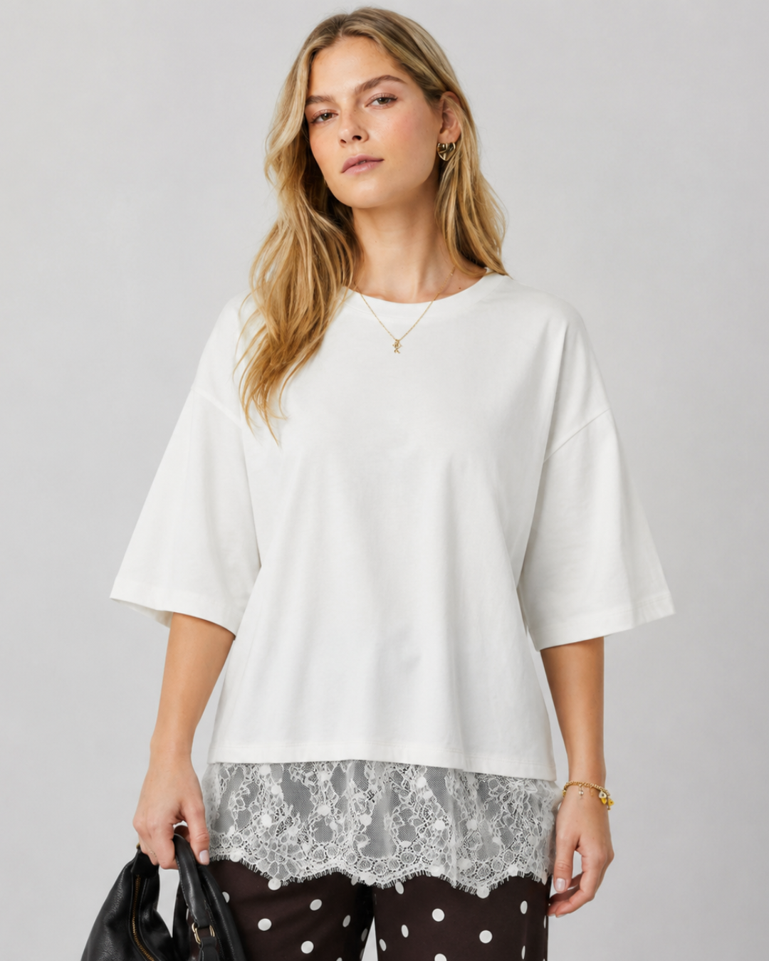 Camisola oversize com baínha de renda