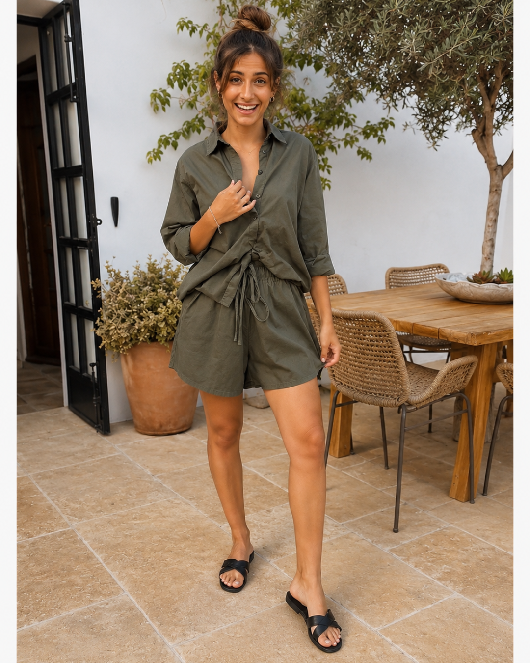 Conjunto de t-shirt e calções com cintura ajustável