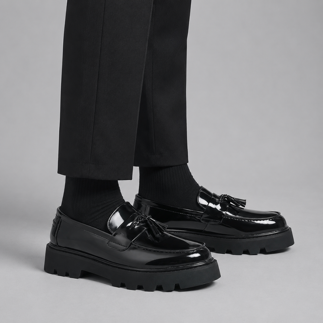 Mocassins de Verniz com Borlas e Sola Track