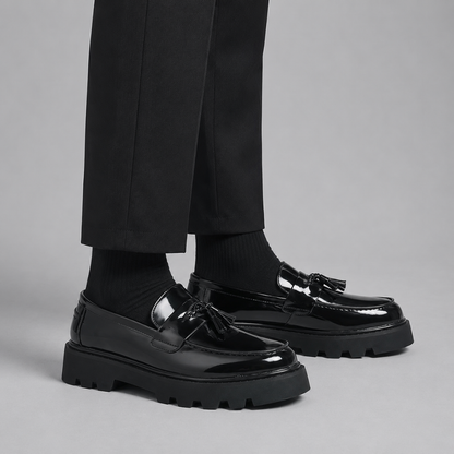 Mocassins de Verniz com Borlas e Sola Track