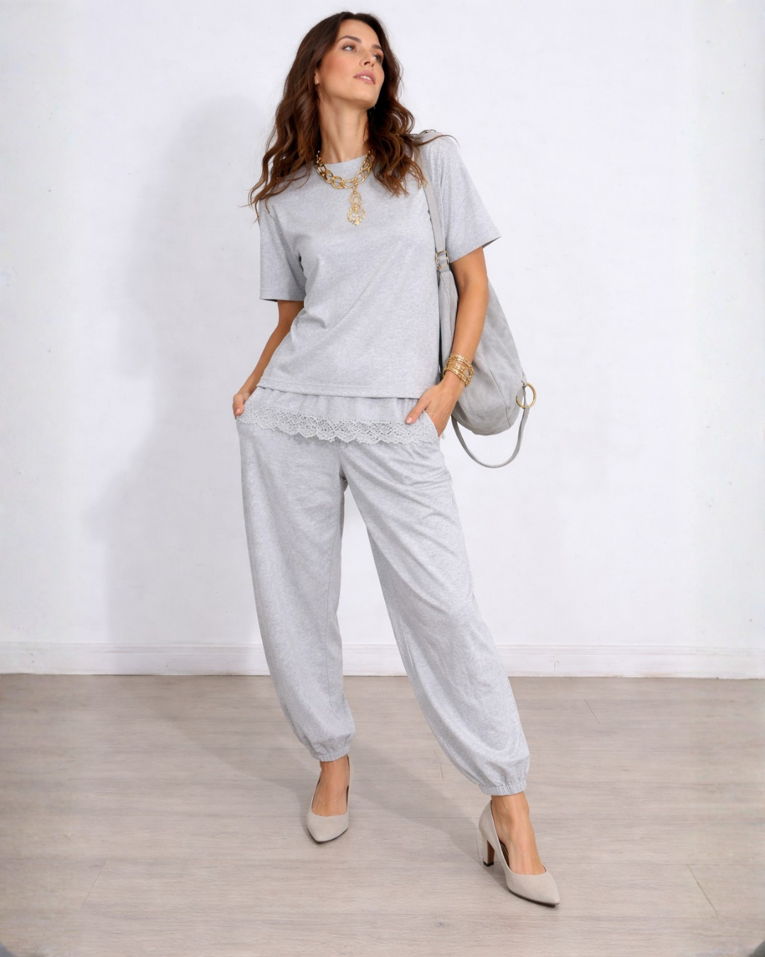 Conjunto Elástico com Detalhes de Renda Exclusivos para Mulher