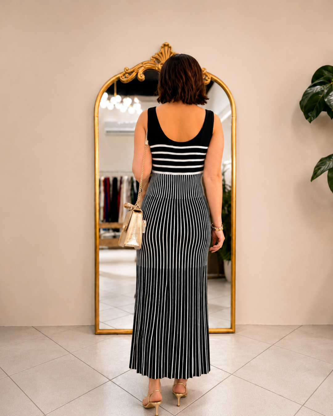 Vestido Comprido de Malha com Padrão de Linhas