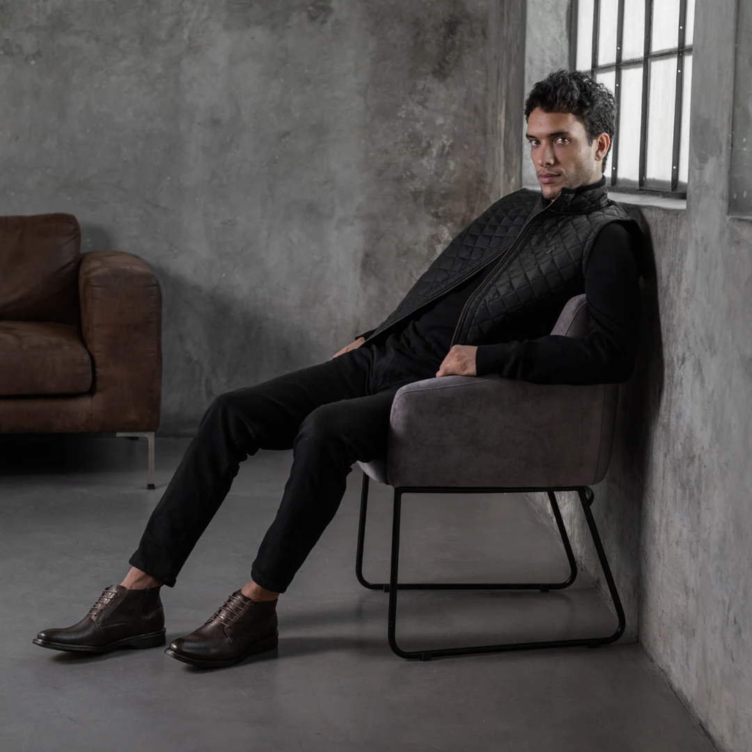 Bota de Couro com Elástico Lateral para Homem 