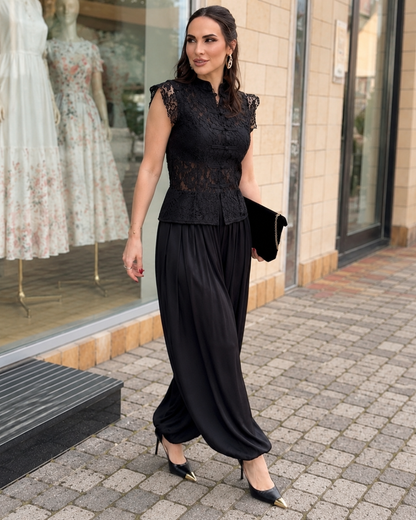 Conjunto Elegante com Blusa de Renda e Calças Fluidas