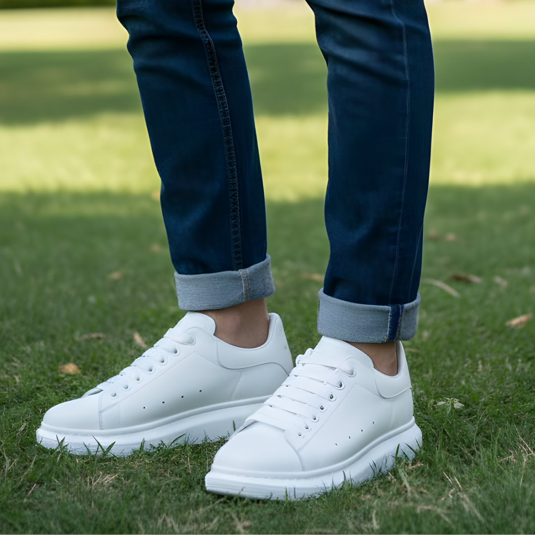 Calçado desportivo minimalista de estilo urbano para uso doméstico. 