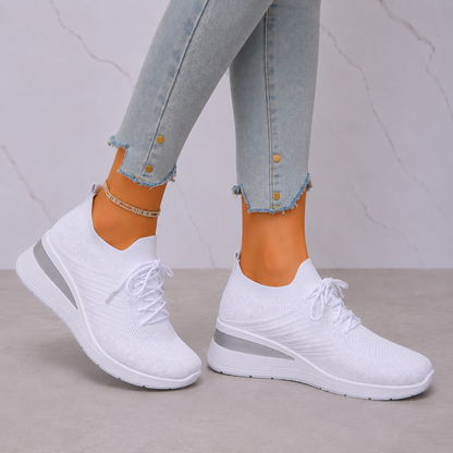 Sapatilhas Casuais com Detalhes em Renda