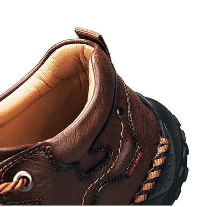 Botas de caminhada em pele costurada 