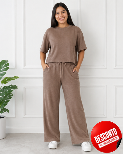 Conjunto com pregas e calças largas (Desconto na 2.ª unidade)