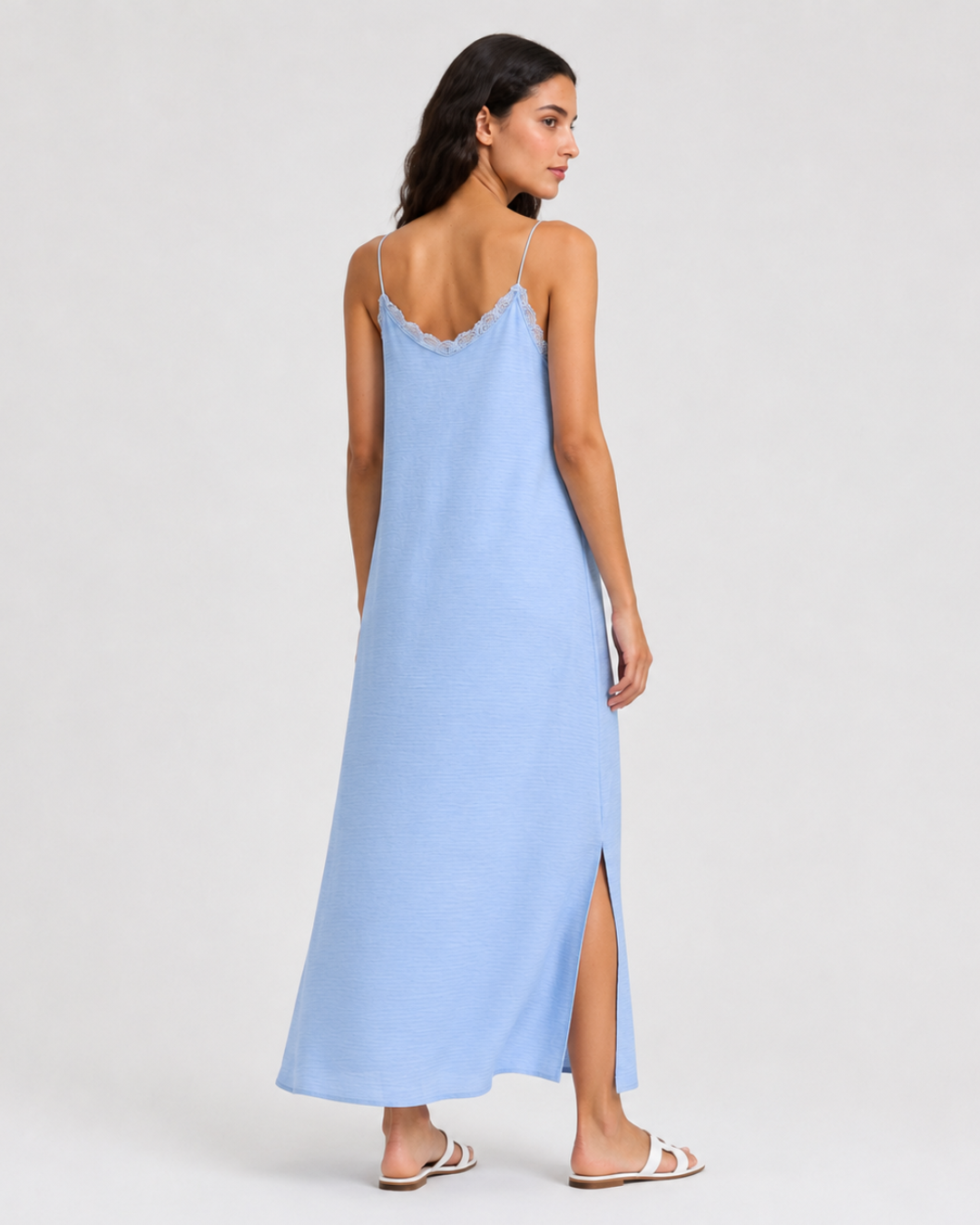 Vestido longo estilo lingerie com renda