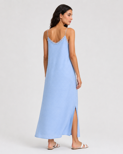 Vestido longo estilo lingerie com renda