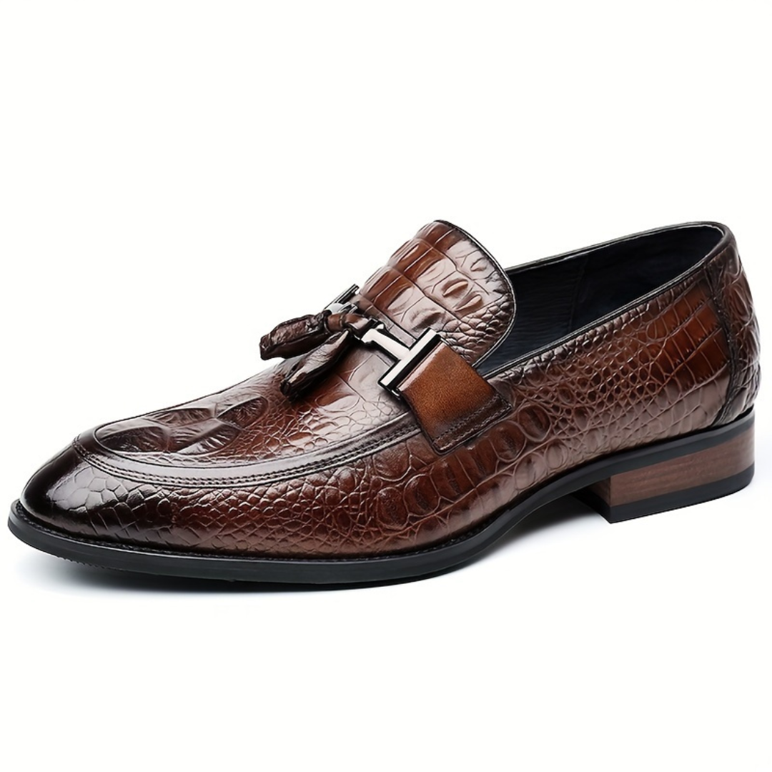 Sapatos ergonómicos de couro com design texturizado