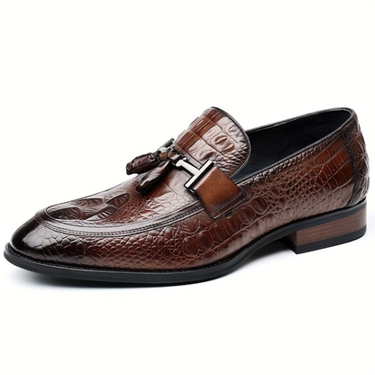 Sapatos ergonómicos de couro com design texturizado