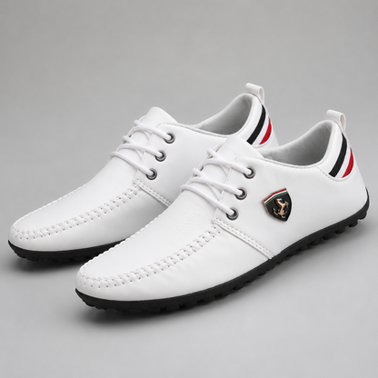 Sapatos Casuais com Atacadores e Costuras Visíveis