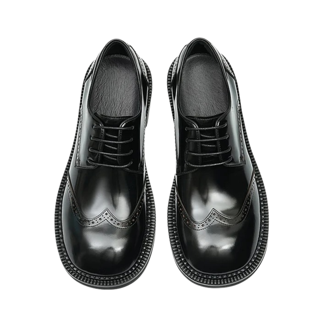 Sapatos Brogue de bico redondo estilo britânico