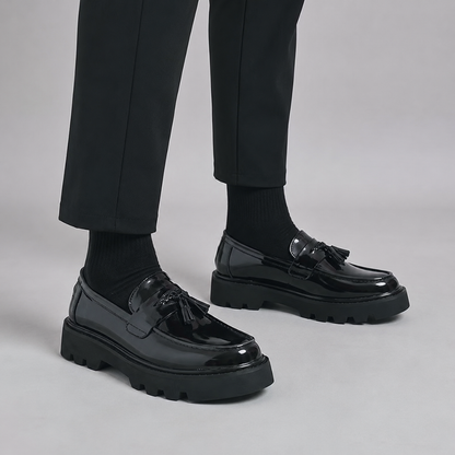 Mocassins de Verniz com Borlas e Sola Track