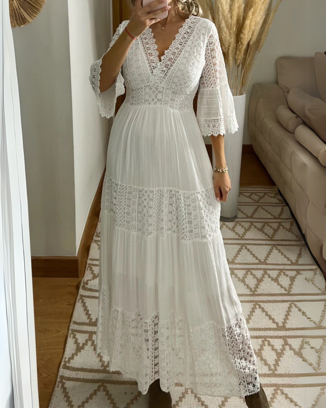 Vestido comprido e elegante de renda