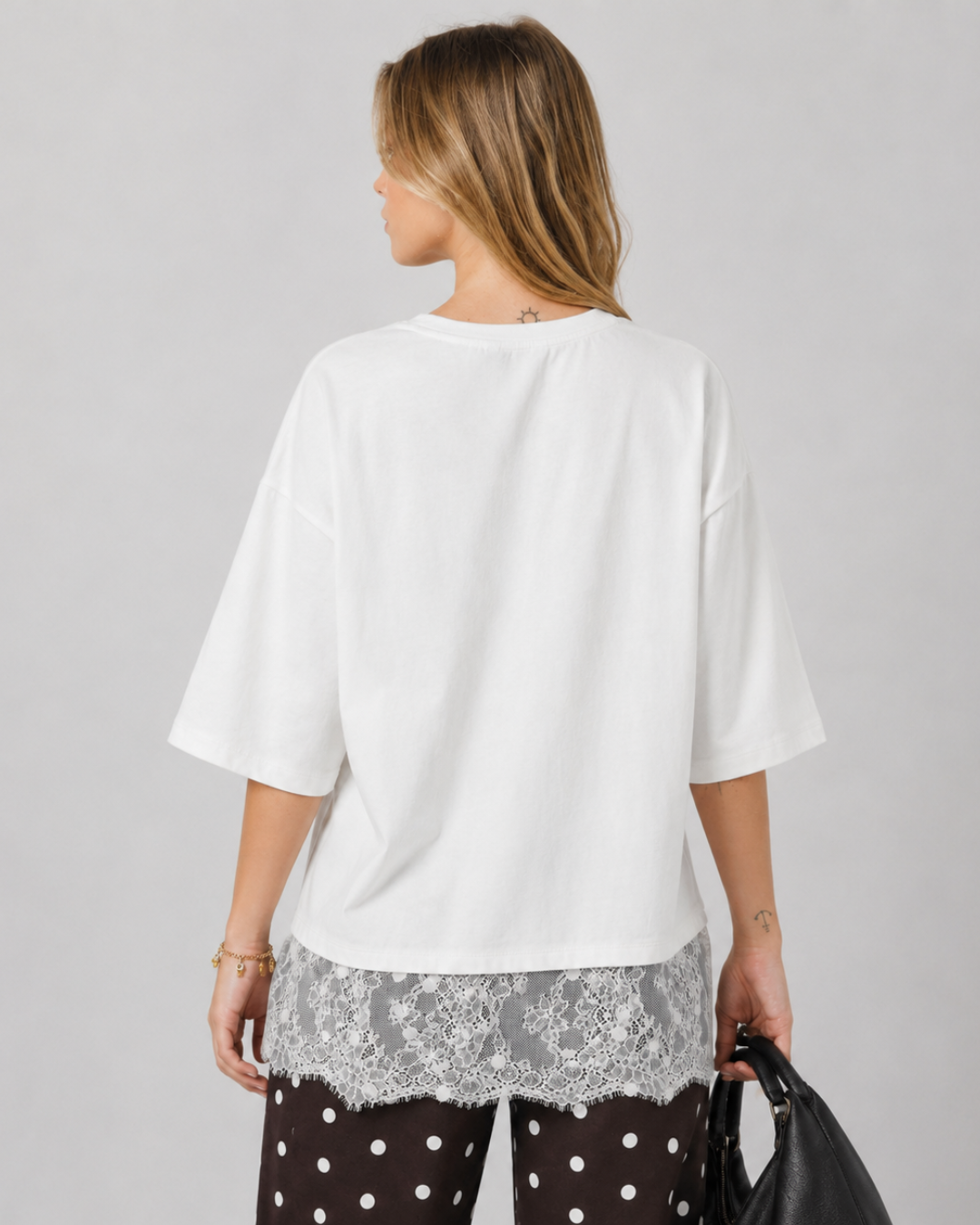 Camisola oversize com baínha de renda