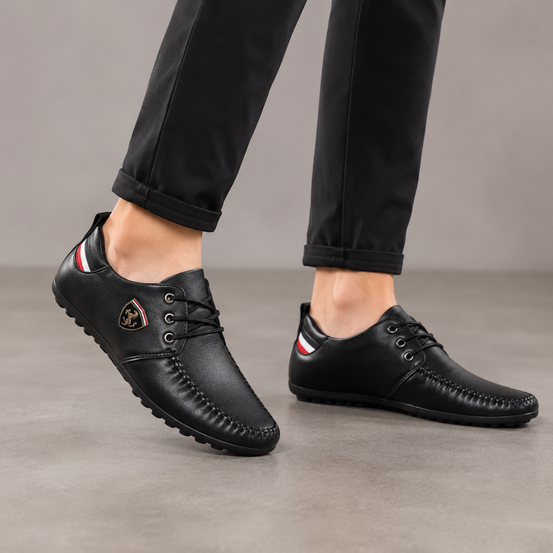 Sapatos Casuais com Atacadores e Costuras Visíveis