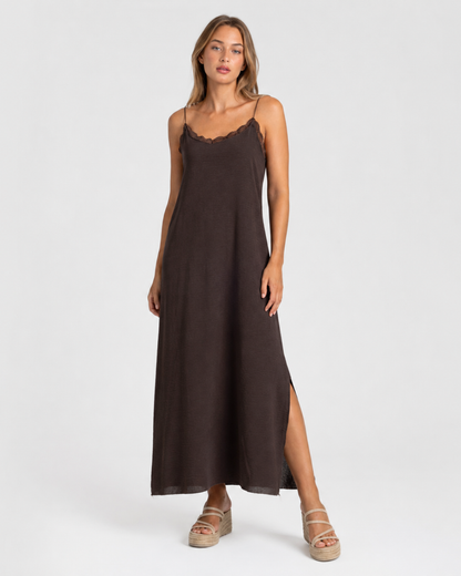 Vestido longo estilo lingerie com renda