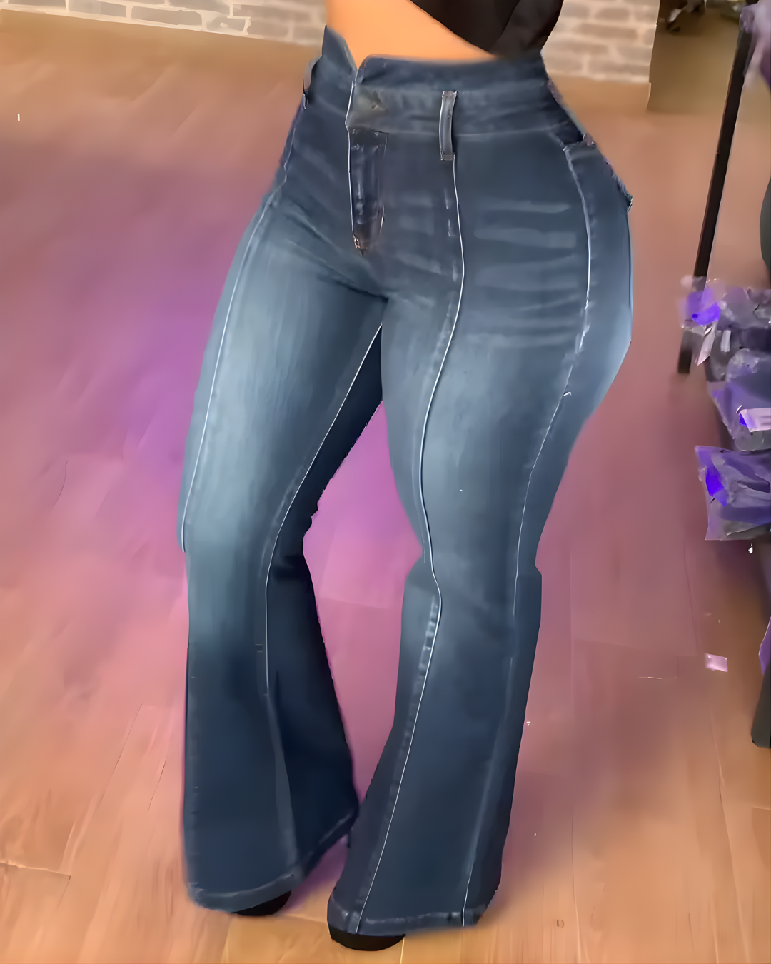 Jeans de Cintura Alta com Corte À Boca de Sino para uma Silhueta Perfeita