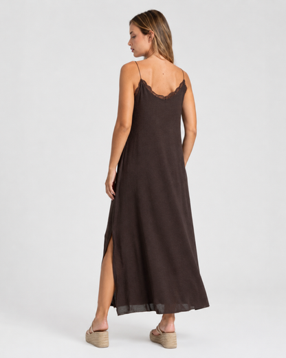Vestido longo estilo lingerie com renda