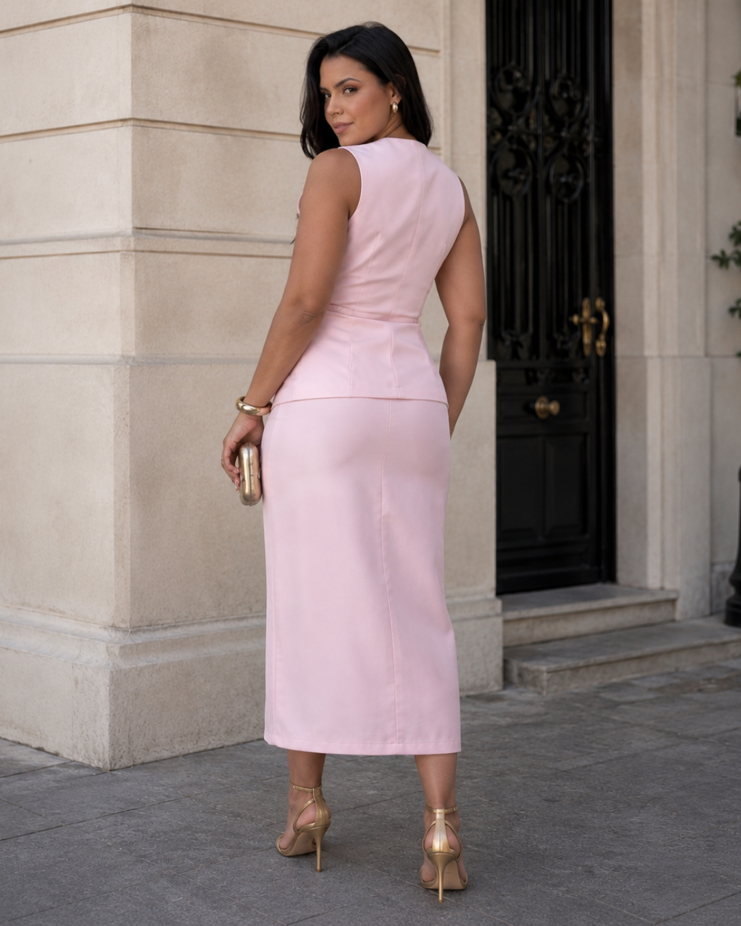Conjunto Elegante com Colete e Saia