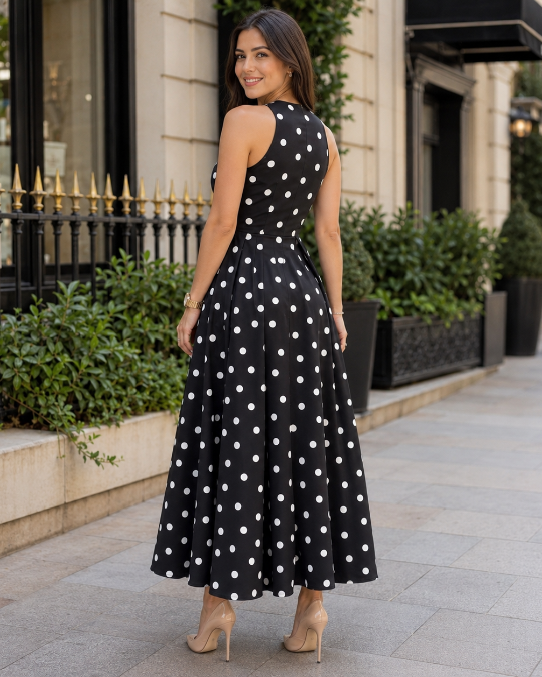 Vestido midi de bolinhas com folho