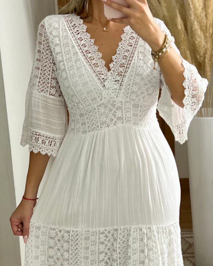 Vestido comprido e elegante de renda