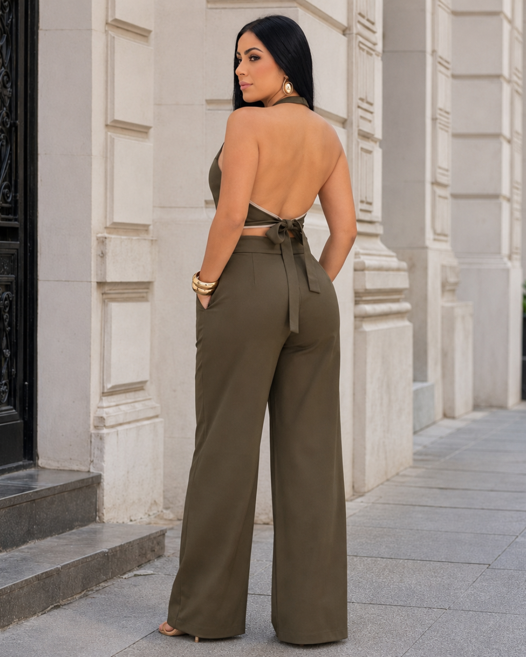 Conjunto de Colete Halter e Calça Larga