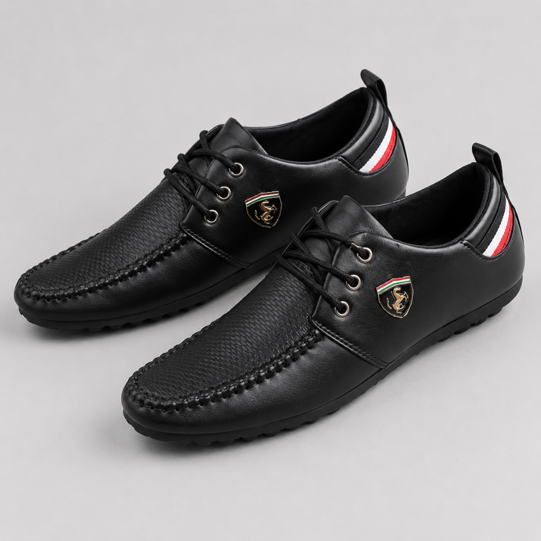 Sapatos Casuais com Atacadores e Costuras Visíveis