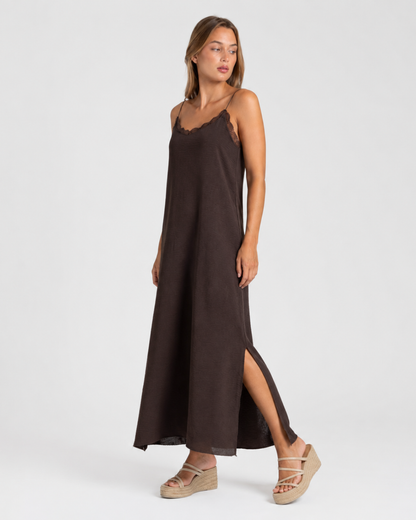 Vestido longo estilo lingerie com renda