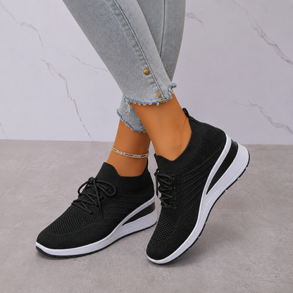 Sapatilhas Casuais com Detalhes em Renda