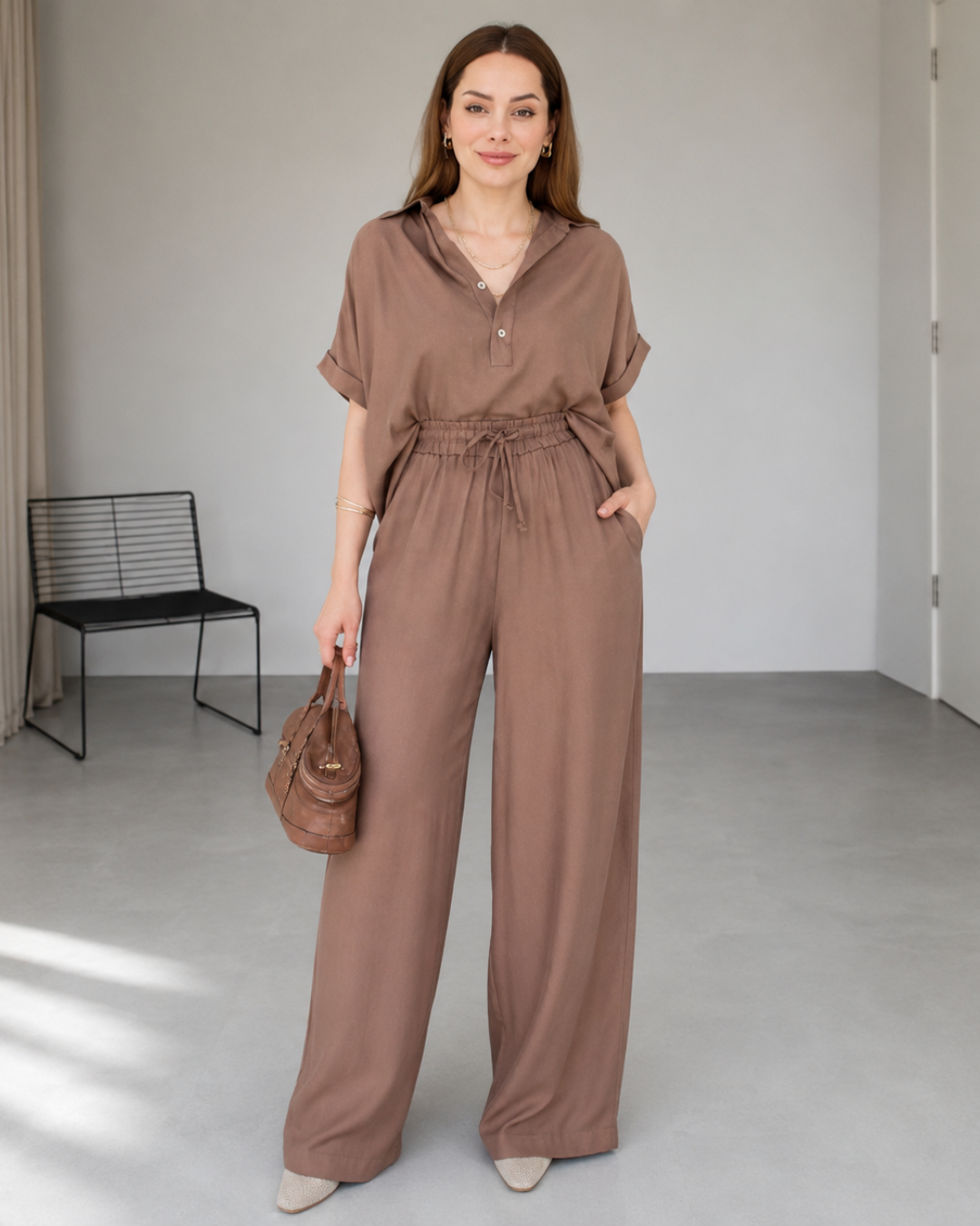 Conjunto Fluido de Polo e Calças Palazzo