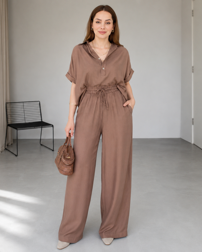 Conjunto Fluido de Polo e Calças Palazzo
