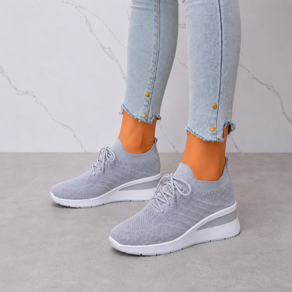 Sapatilhas Casuais com Detalhes em Renda