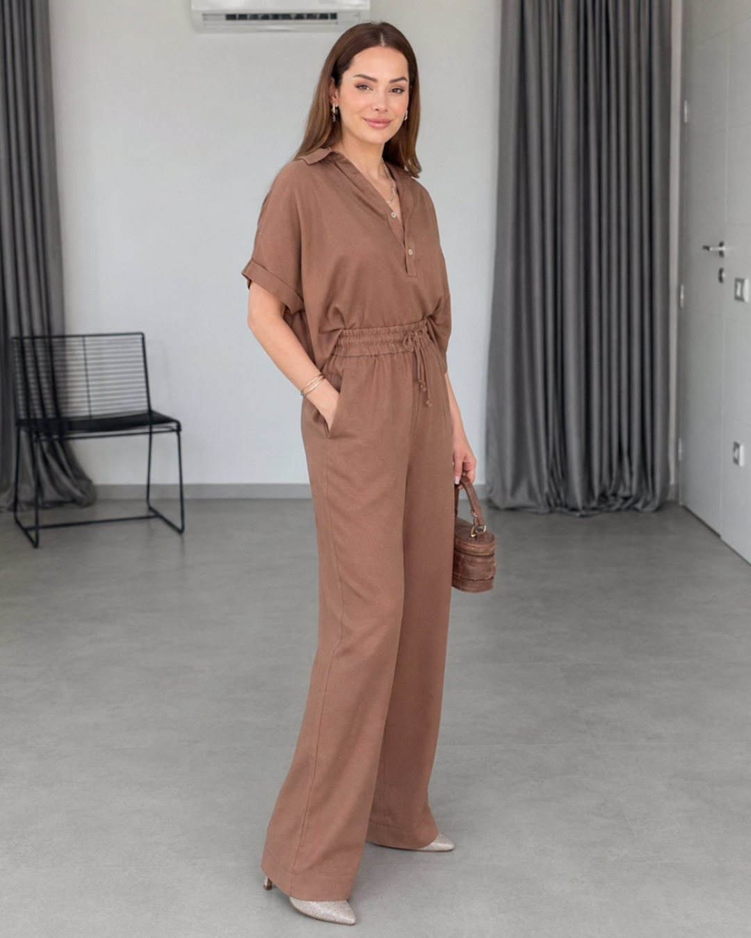 Conjunto Fluido de Polo e Calças Palazzo