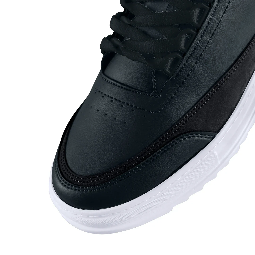 Sapato para usar em casa com elevação oculta 