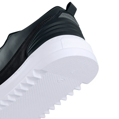 Sapato para usar em casa com elevação oculta 